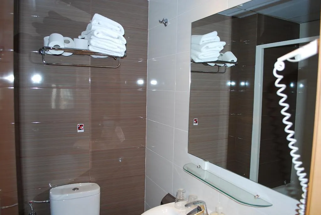 Hostal Las Flores Ramblas Barcelona 2*,