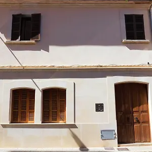 https://born-23-house-with-pool-in-the-centre-of-lluchmayor-free-wifi.balearic-islands.net