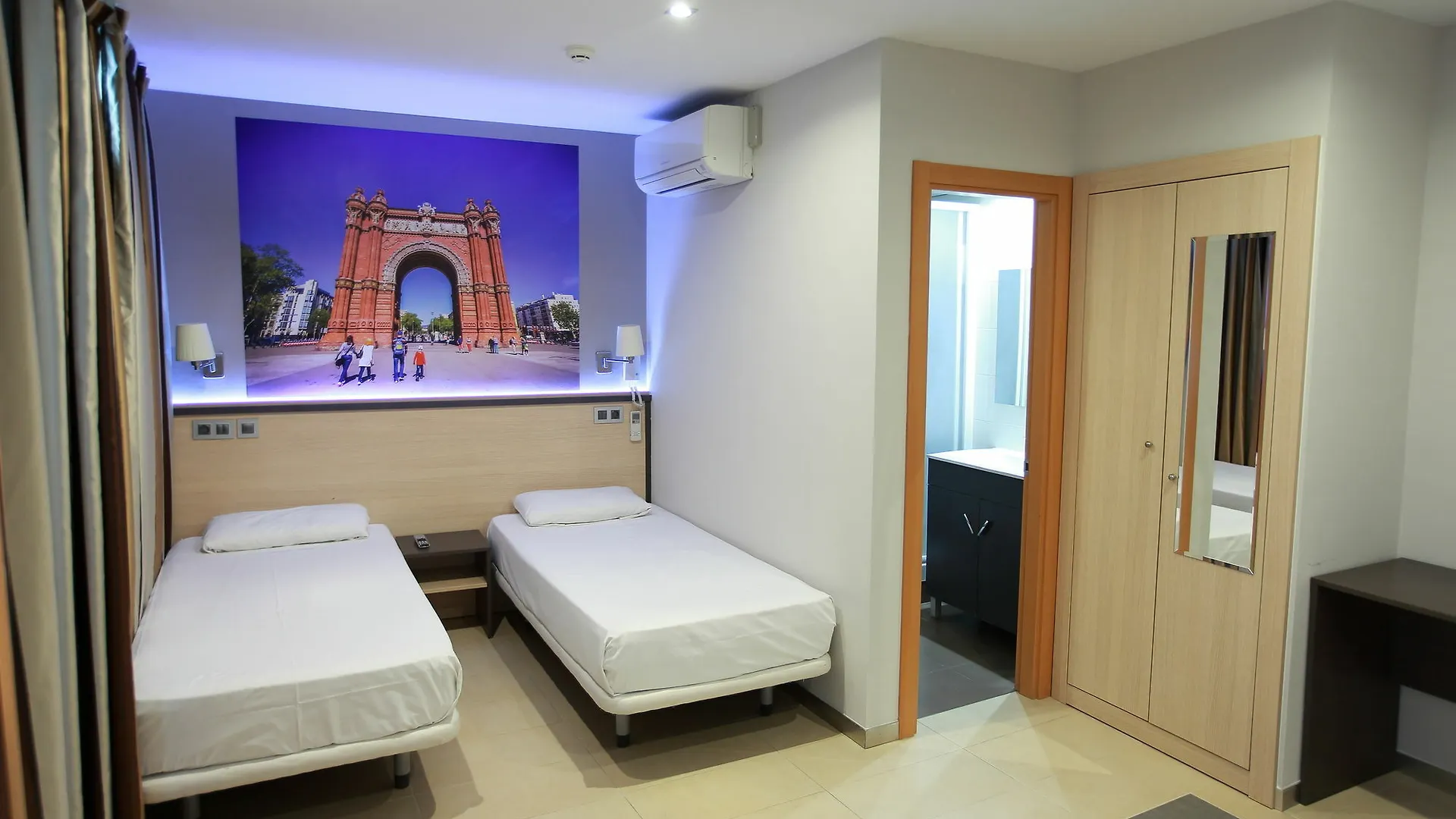 Pensión Hostal Las Flores Ramblas Barcelona