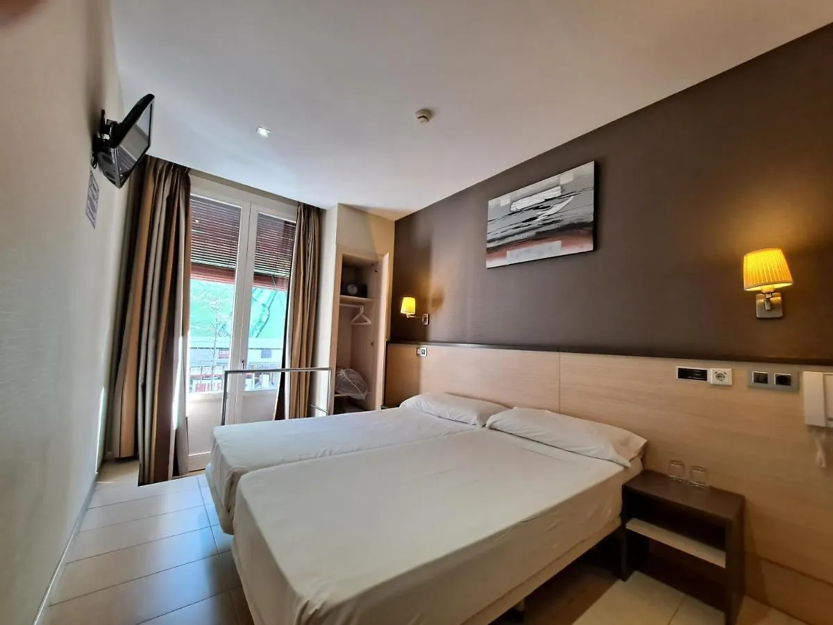 Hostal Las Flores Ramblas Barcelona