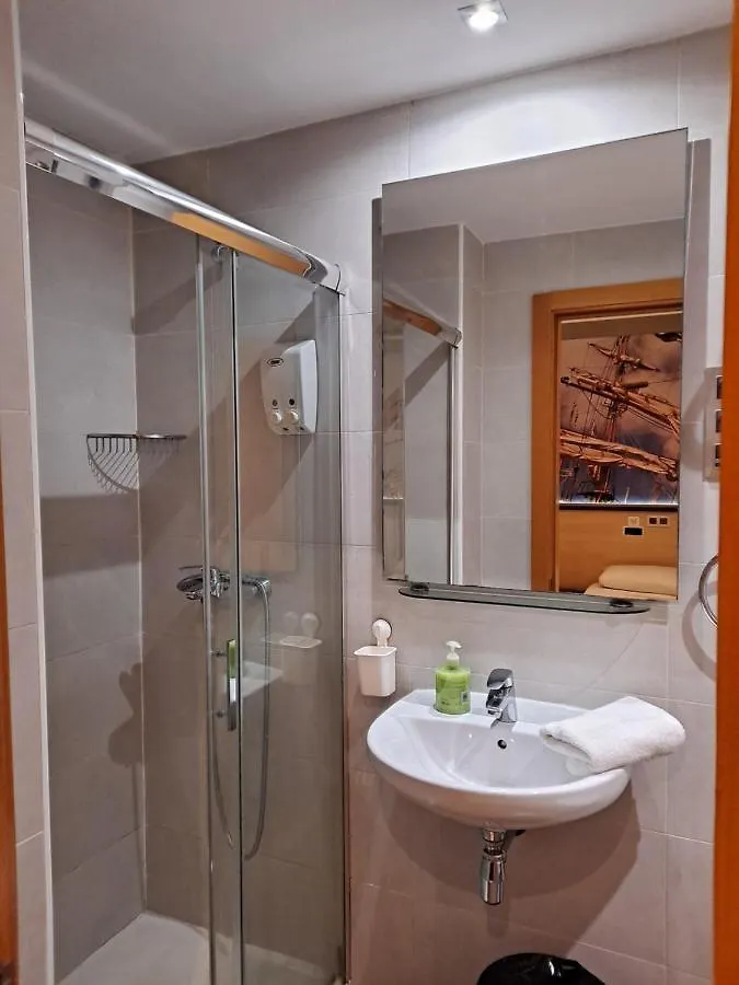 Hostal Las Flores Ramblas Barcelona 2*,