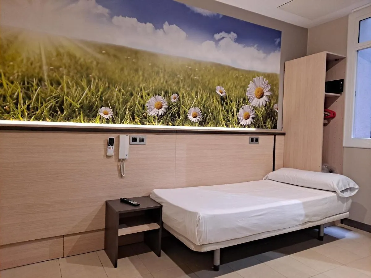 ** Guest house Hostal Las Flores Ramblas Barcelona Spain