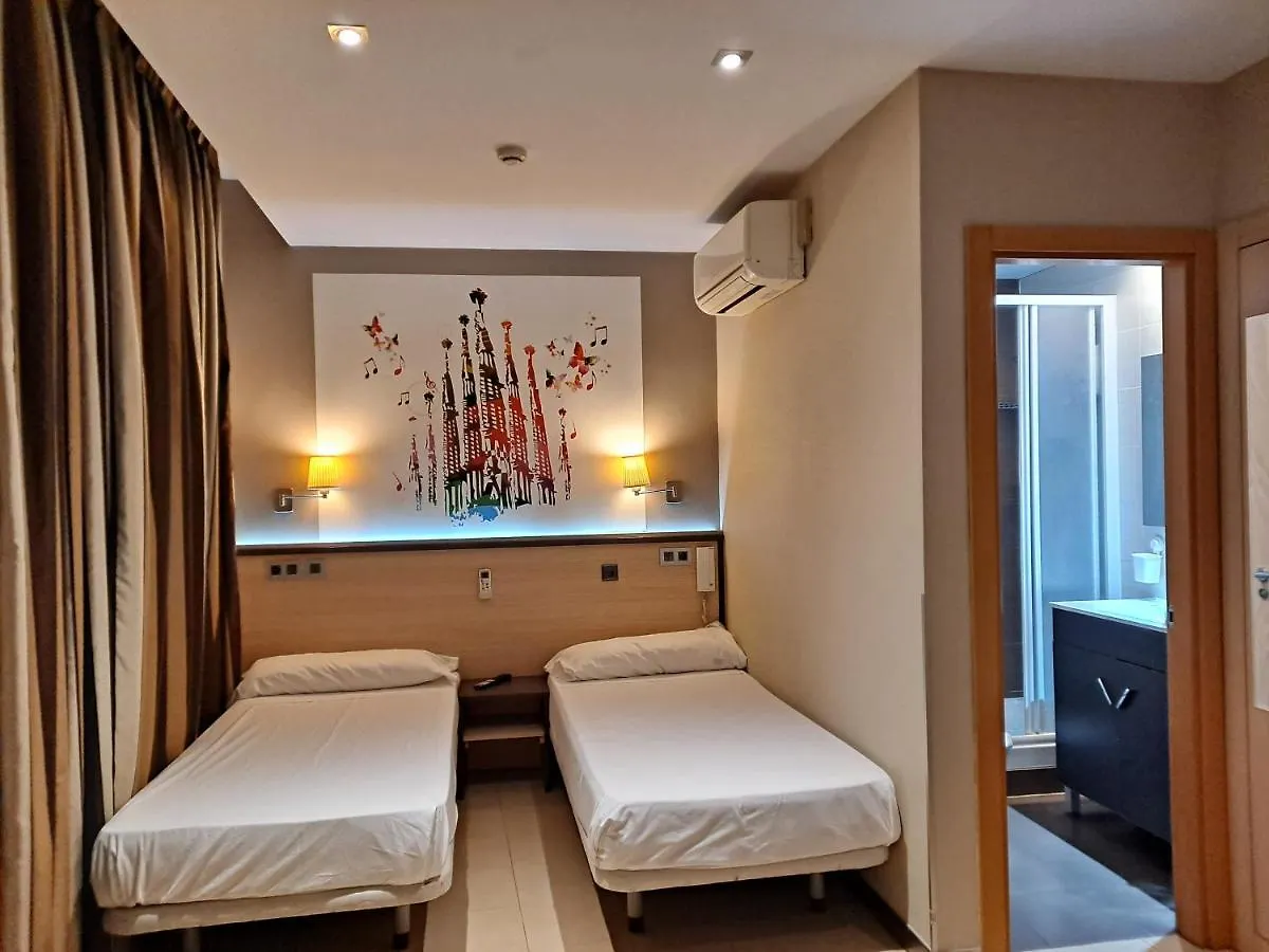 ** Guest house Hostal Las Flores Ramblas Barcelona Spain