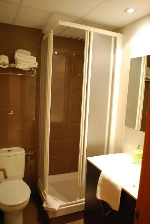 Hostal Las Flores Ramblas Barcelona Guest house